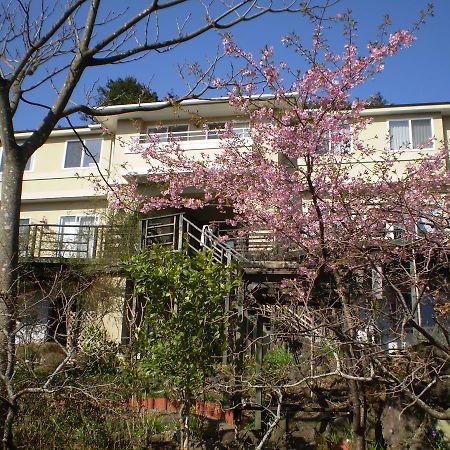 Chiisana Hotel Hanaikada Ито Екстериор снимка