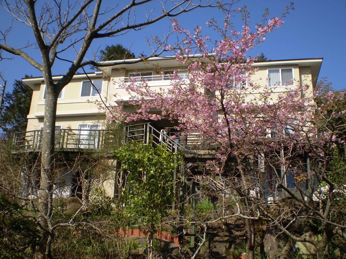 Chiisana Hotel Hanaikada Ито Екстериор снимка